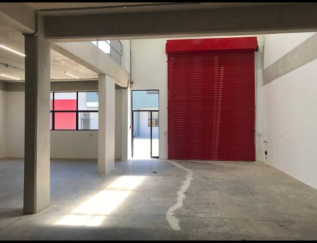 300M² WAREHOUSE TO LET IN GLEN ANIL